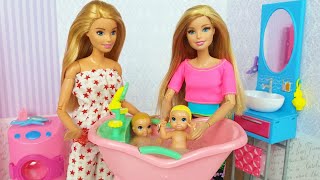 Two Barbie doll Two Ken Two Baby Morning Routine Life in a Dreamhouse @Barbie
