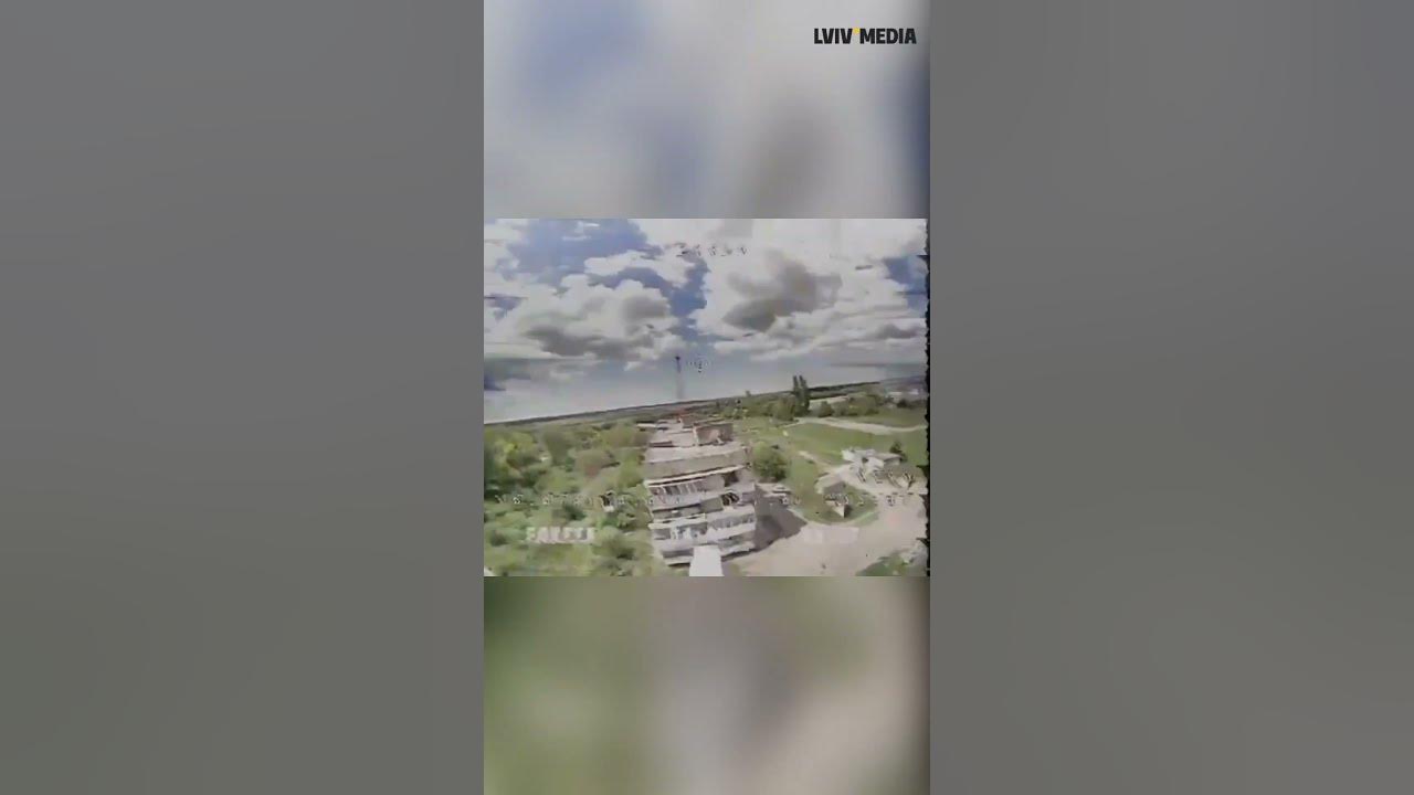 Дрон "Вій" ліквідовує окупантів біля антени РЕБ - YouTube