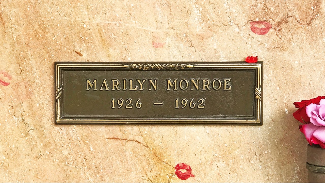 FAMOUS GRAVE TOUR: Marilyn Monroe's Grave At Westwood Memorial ...