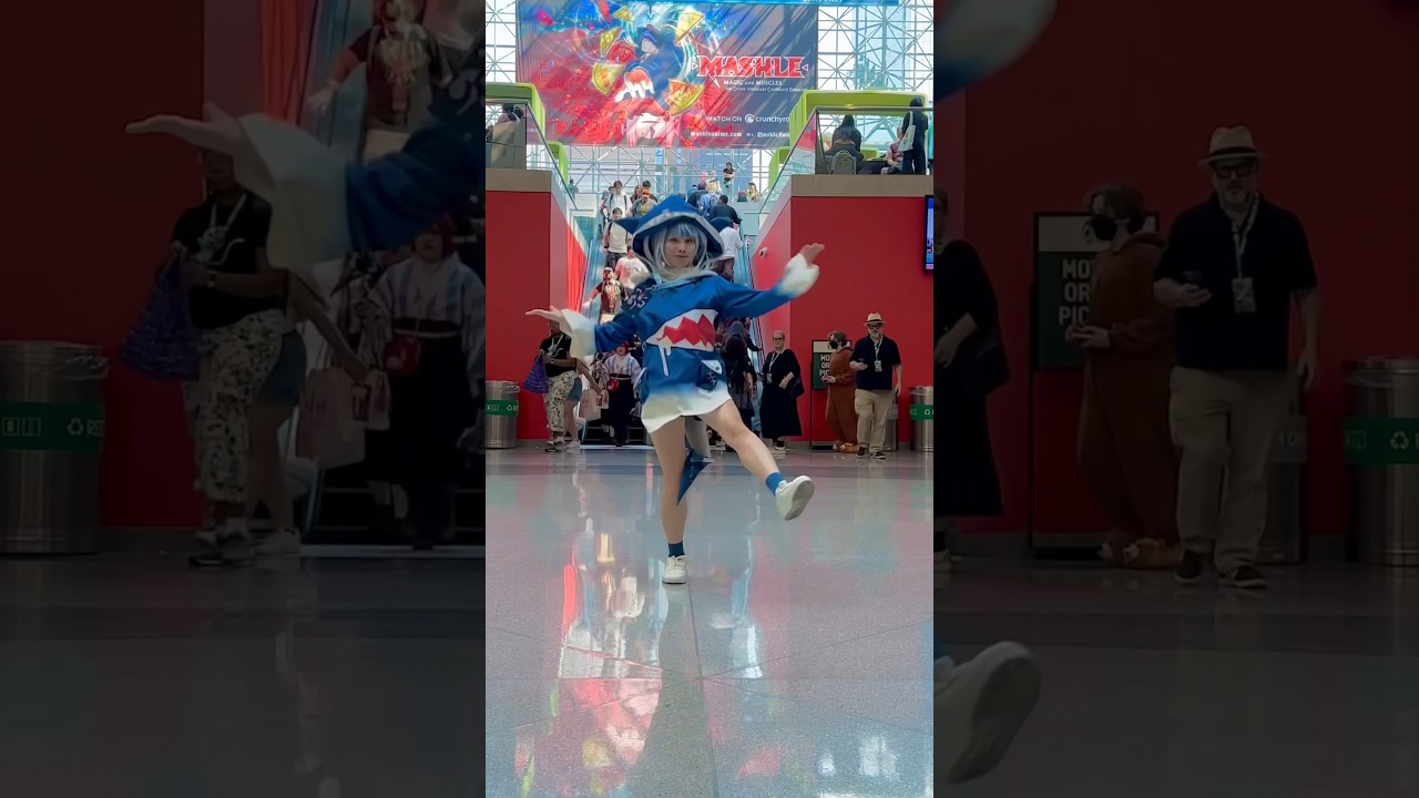 The Vampire Dance Cover in Gura Cosplay 🦈