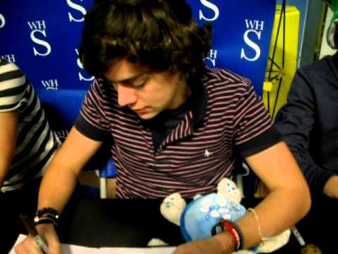 One Direction Lakeside book signing