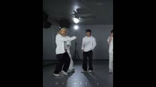 straykids  Felix In Japan When His Phone Dies fyp trending xyzbca felix yongbok 
