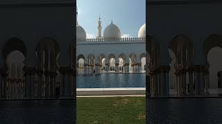 Entrance at Sheikh Zayed Grand Mosque in Abu Dhabi