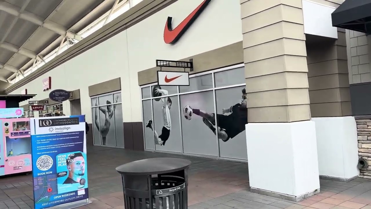 Livermore outlet OFF 5TH , tiệm sắp đóng cửa, cùng đi nhanh với @hoangtravelandeats nha 