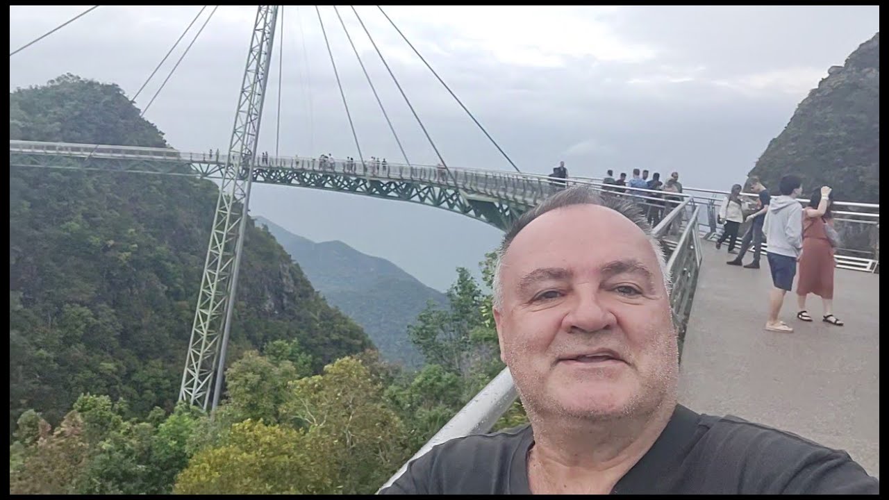 LANGKAWI CABLE CARS AND SKY BRIDGE SPECTACULAR STUFF! YouTube