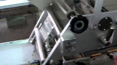 Biscuits packaging on pillow packing machine,flow wrapper,packer