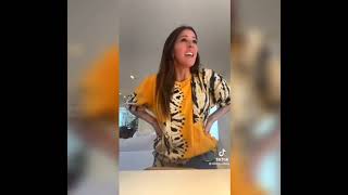 Ellie Goulding sings "Call out my name" by The Weeknd on tiktok