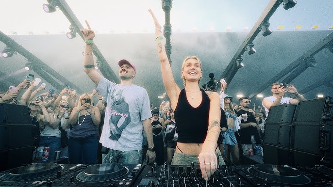 Jinni bilan sikish Nudist plyajdagi rus ayollari jinsiy aloqada