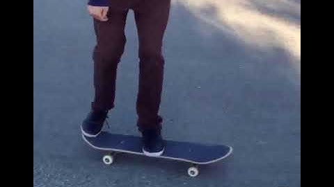 clean flatground 360 inward heelflip