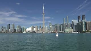A look at our lake cruise around the toronto islands with city sight
seeing tours. it was hot september day without weekend crowds.