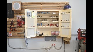 http://www.woodcademy.com Typically, we spend more on bits than on the routers themselves. Proper storage of your bits and 