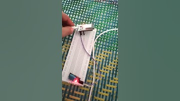 temp and humidity sensor using ESP32 and DTH11.  MOHD Shumail