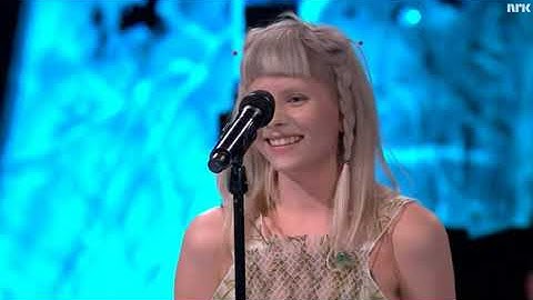 AURORA - Quote 046: „I woke up this morning wearing a wool sweater and wool socks ….“ (2017-11-02)