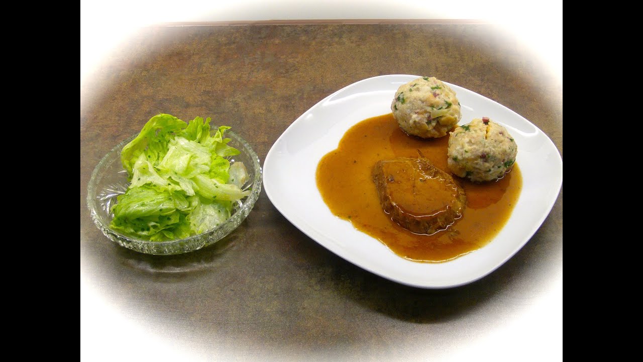 Semmelknödel mit Schweinebraten - YouTube