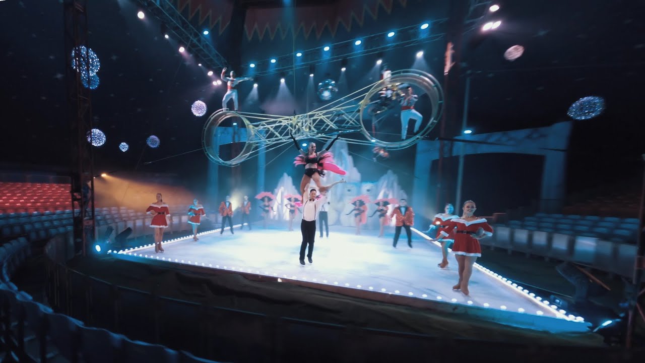 The Trafford Centre at Christmas, by Bad Wolf Horizon