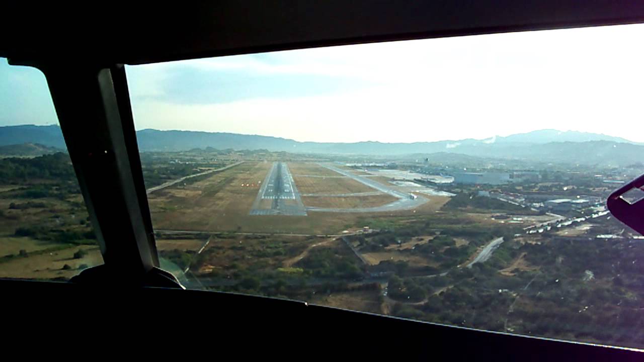 Airbus A319 - Landing in Olbia LIEO - Cockpit view