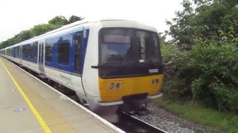 Chiltern Railways 165023 and 165017 pass through Denham 26/08/21