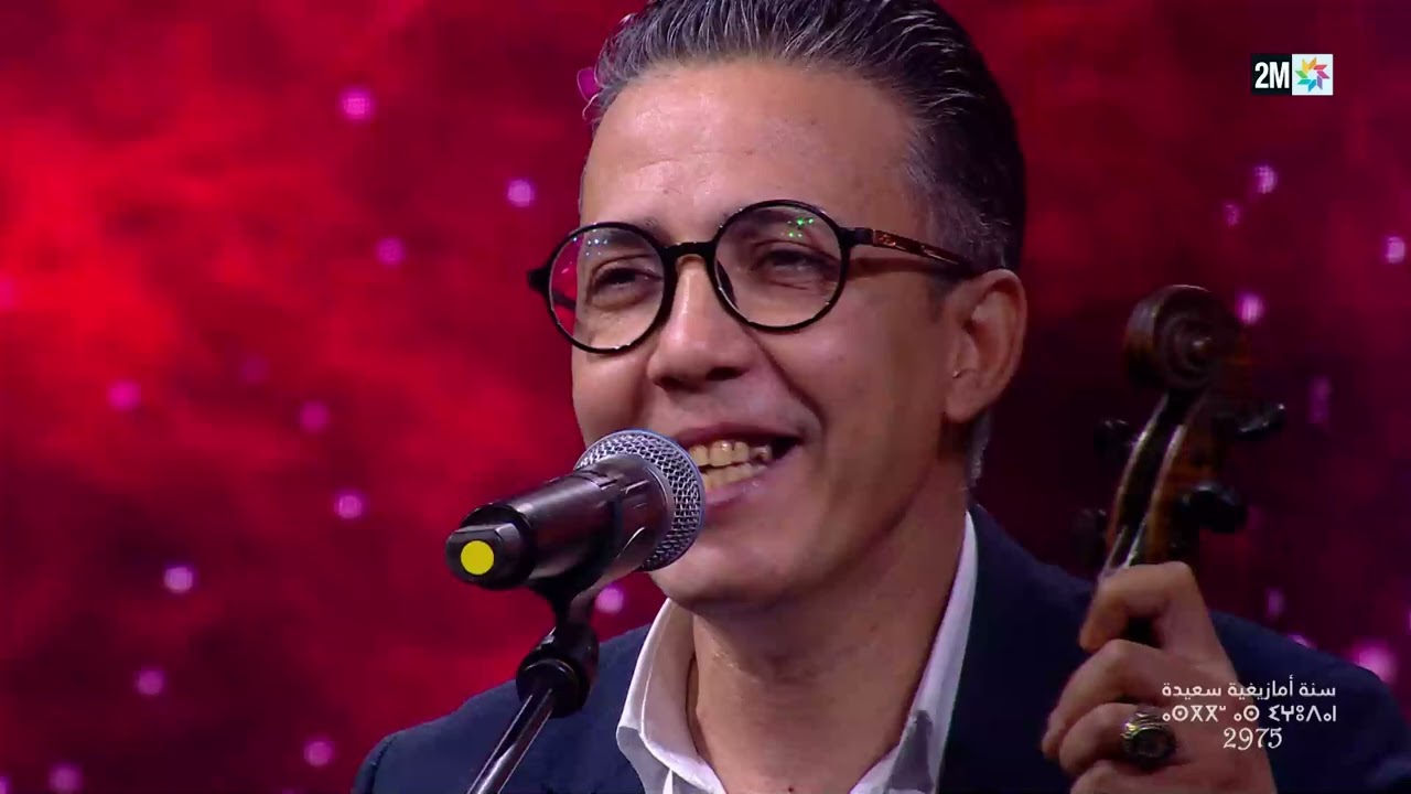 الفنانة خديجة أطلس تشعل بلاطو القناة الثانية بأحد أغانيها في حفل رأس السنة الأمازيغية.