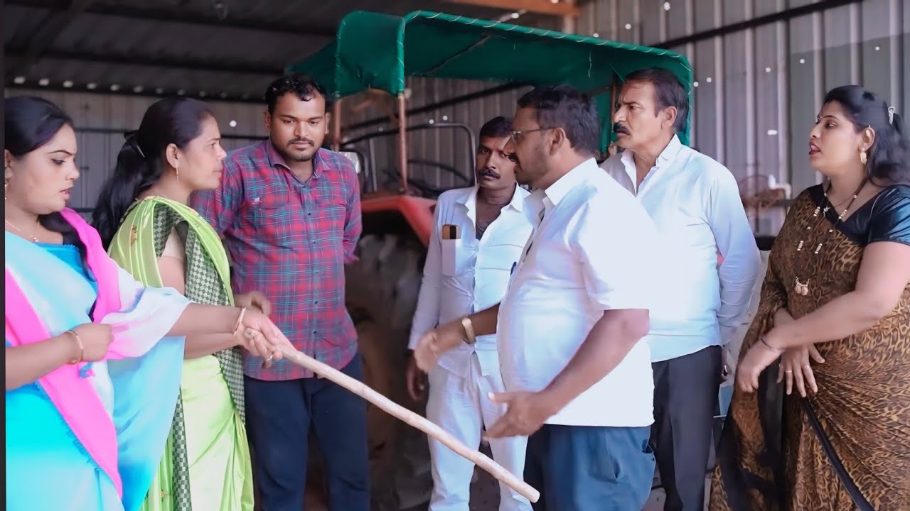 कुपन मिळालं नाही म्हणून नवऱ्याने केलं कुपनवाल्याचं बाईचं लफडं उघड 😱 #youtubevideo #youtubeshorts