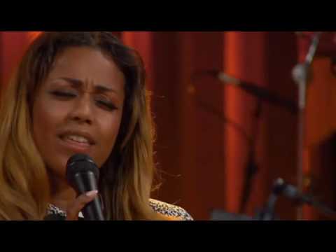 Hong Kong Tredje dragt Ida Corr sings Carpark North's "Within My Reach" (Toppen af Poppen) 2016 -  YouTube