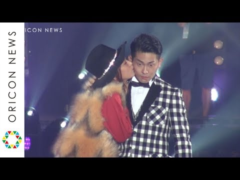 近藤千尋、ジャンポケ太田と夫婦ランウェイ【関コレ2017AW】