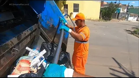 Qual é o nome do lixeiro?