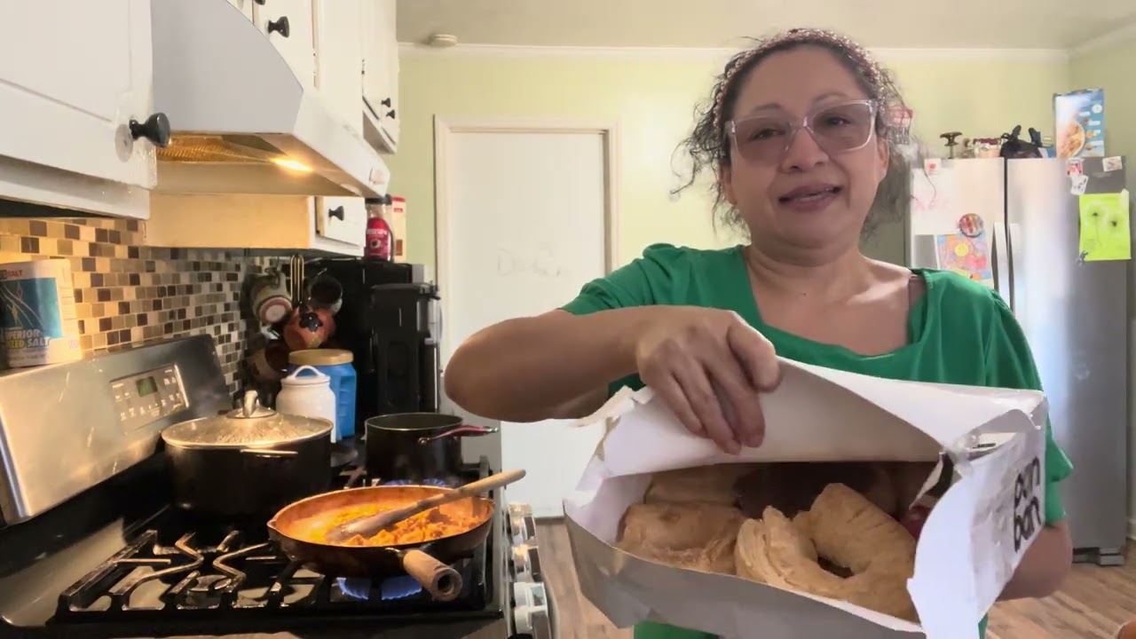 preparando unos ricos tacos al pastor