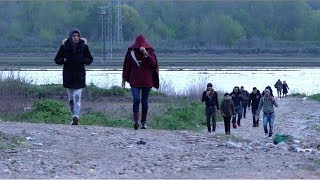 سوريون يحاولون الهرب من أوروبا