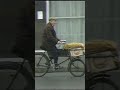 Почему Delorean построили завод прямо посреди уличных боёв!?