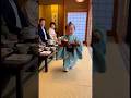上手に配膳する子供
