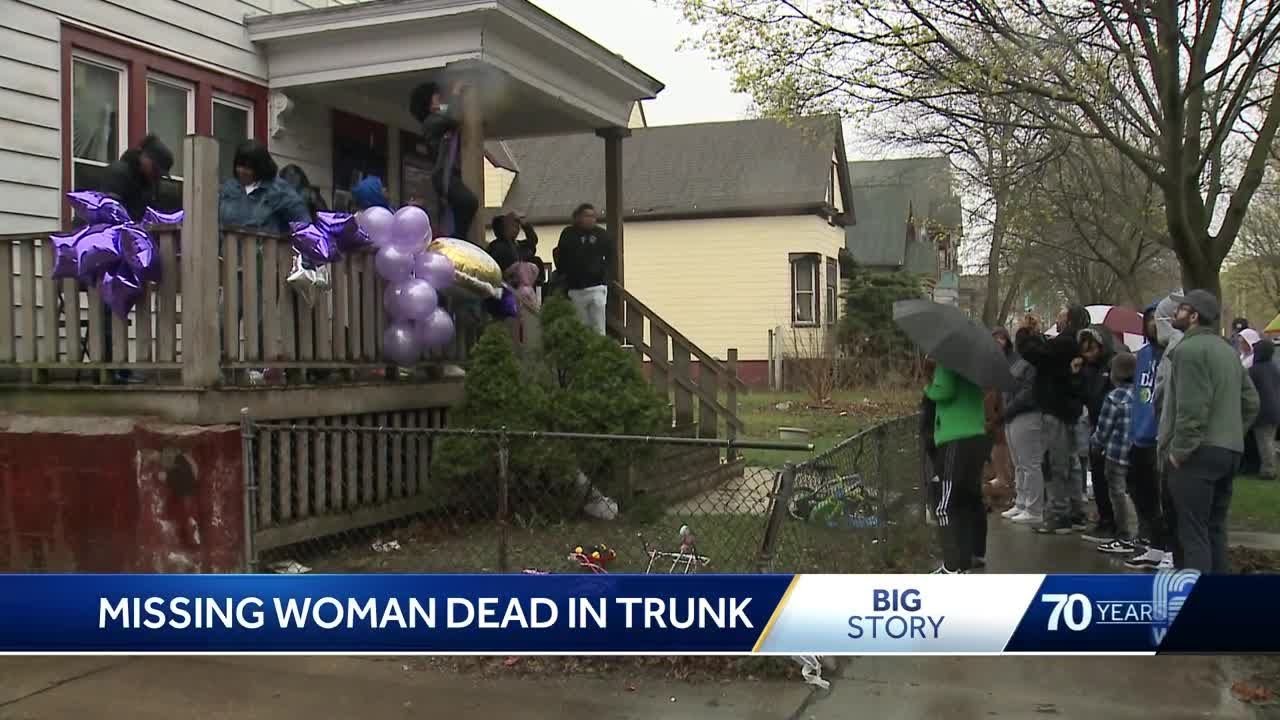 Family holds vigil for Milwaukee mother of 10 found dead in trunk of car