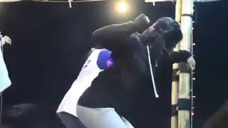 Goyangan Gadis Ini Sangat Menggoda
