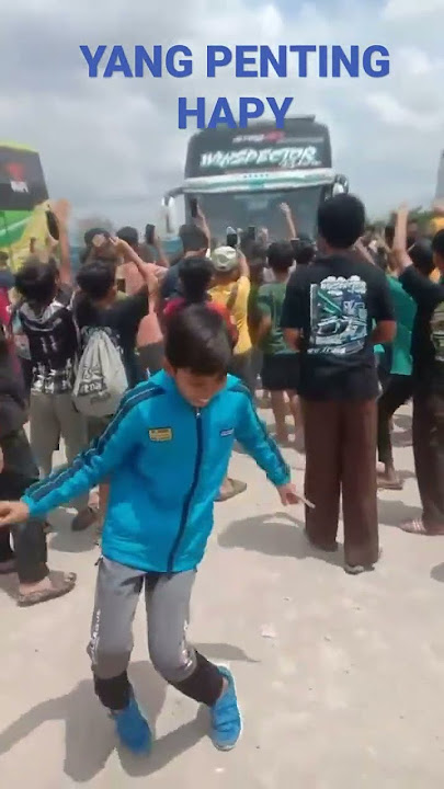BASURI YANG PENTING HAPY🚌🤣#SHORTS#winspector #qq trans#bus# basuri#busmania