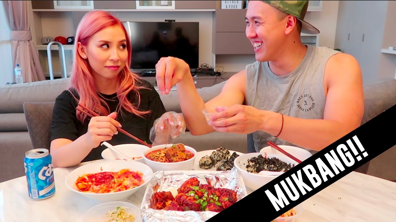 WE TRY KOREAN MUKBANG!