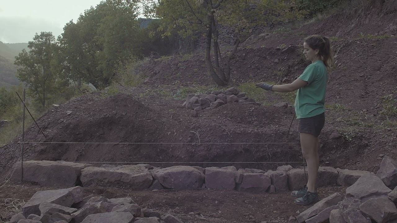 Com construir un mur de pedra seca pas a pas