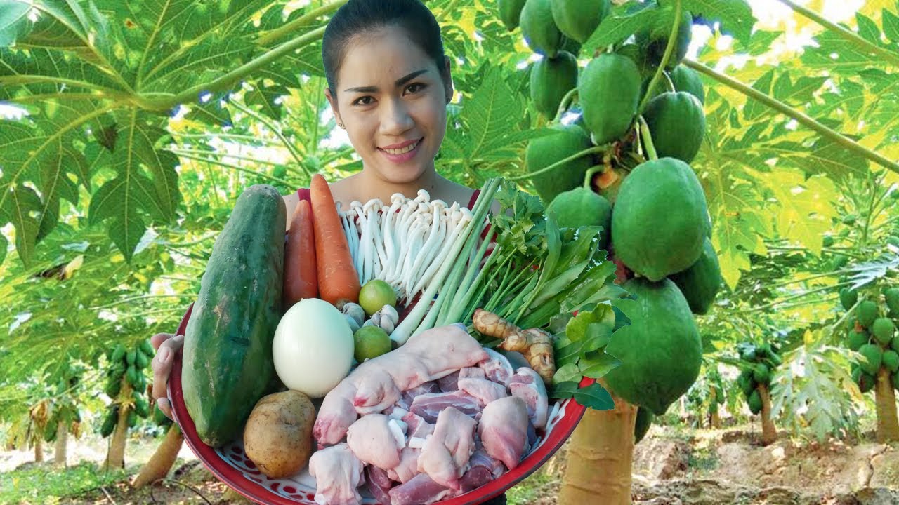Pork Leg With Papaya Soup - Monireak