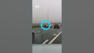 Achtervolging: auto rijdt met 250 kilometer per uur over de A16 | #shorts