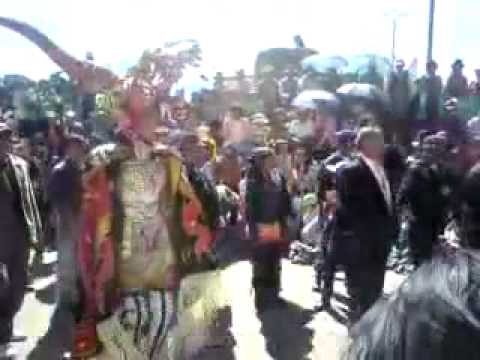 LA MIS PERU KAREN SCHWARZ BAILANDO DIABLADA EN YUN...