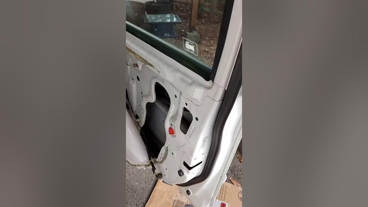 UK-Built 2005 Honda CR-V Door Lock Actuator Replacement - YouTube