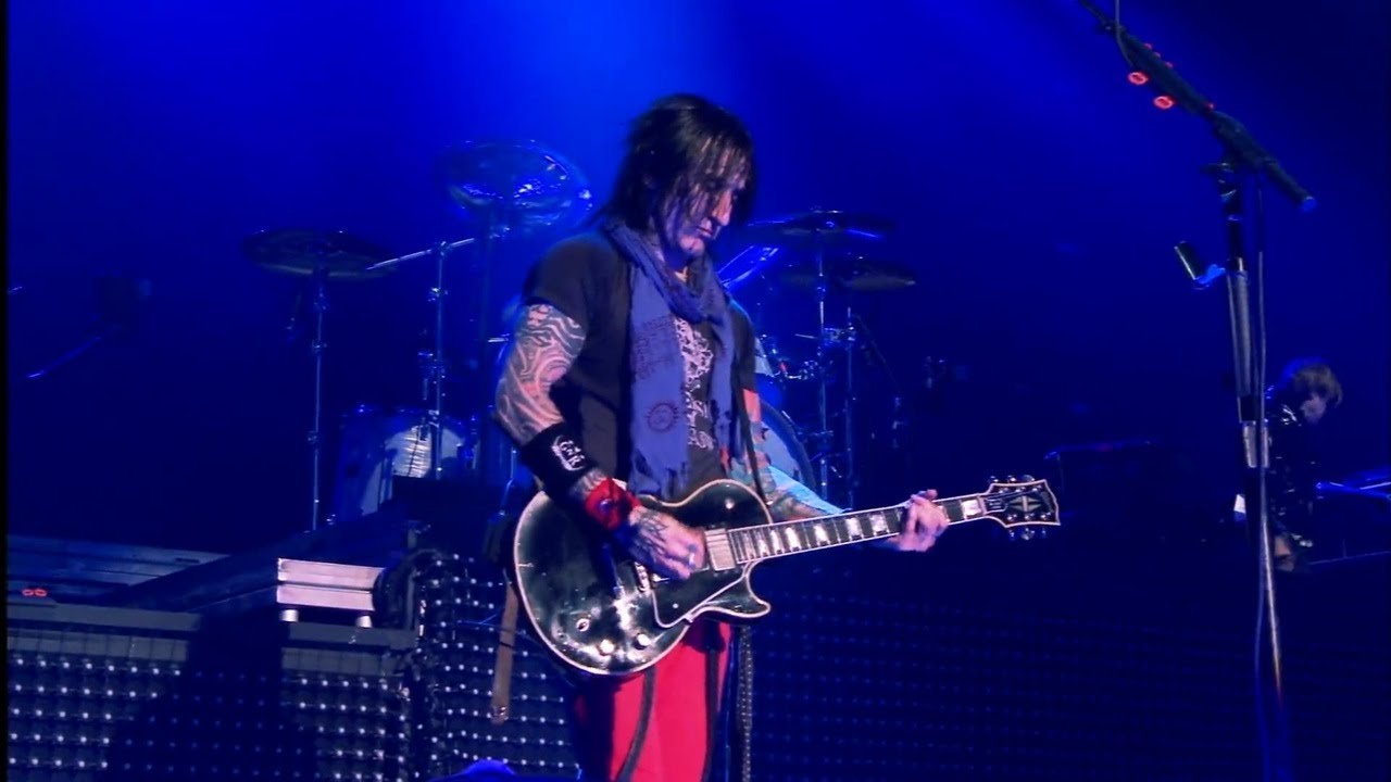 Guns N' Roses - Another Brick In The Wall (Part 2) (Live At The Hard Rock Casino 2015) [1080p 60fps]