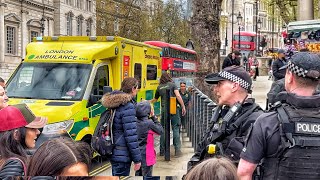 SERIOUS INCIDENT AT HORSE GUARDS - Armed Police Officers helps victim