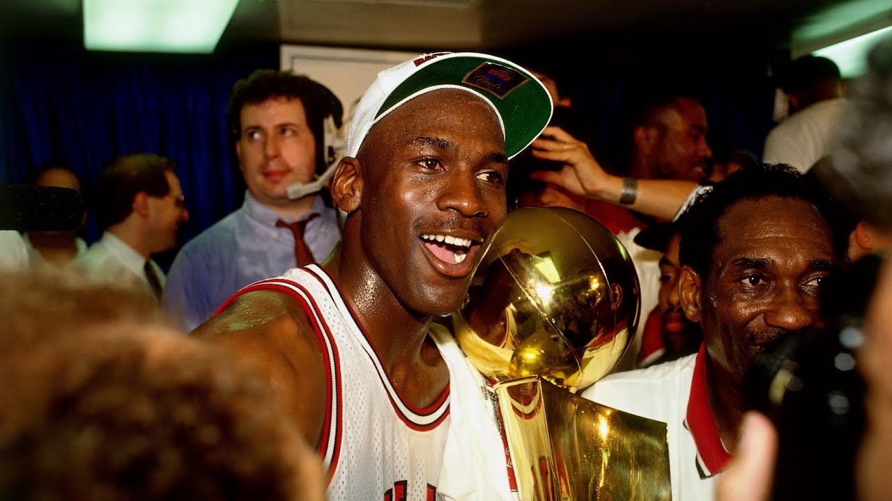 Michael Jordan: Biografia do Melhor Jogador de Basquete da História - Você  Top