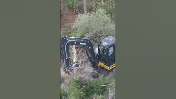 The best mini excavators for tree removal #deere #johndeere #compactconstruction #miniexcavator