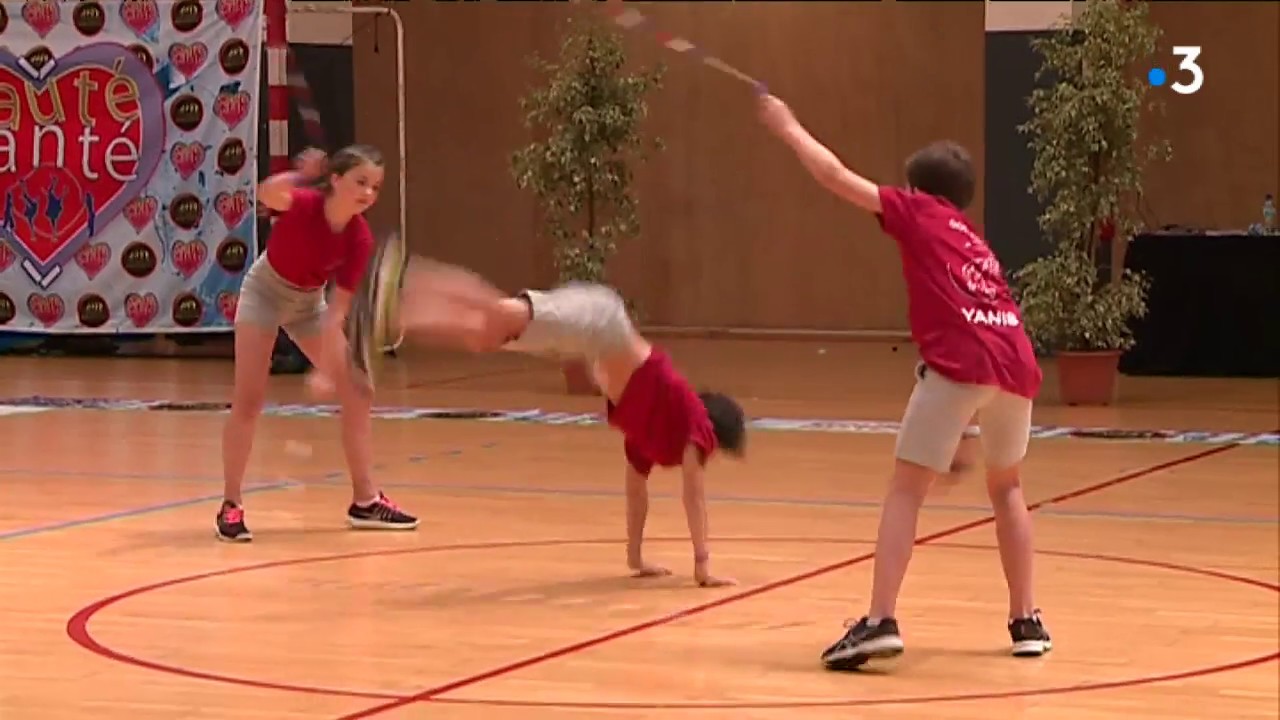 Corde à sauter, corde à sauter en longueur de 32 pieds avec poignée en  bois, meilleure corde à sauter néerlandaise double groupe d'équipe pour le  sport scolaire et les activités de plein