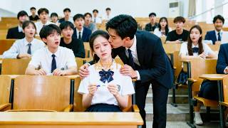 她抓住面善大叔求救未曾想他是被詛咒的總裁校董唇齒交融竟免疫了意識到她是命定之人總裁當著全校風光娶她