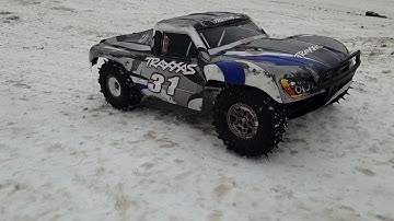 Slash snow bash with mad tires 😎