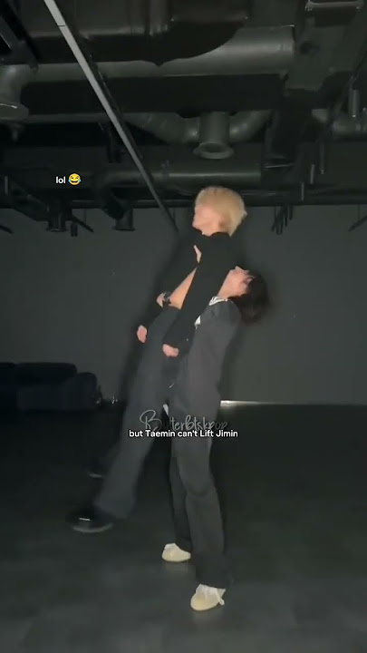 Jungkook vs Taemin lifting Jimin 😂