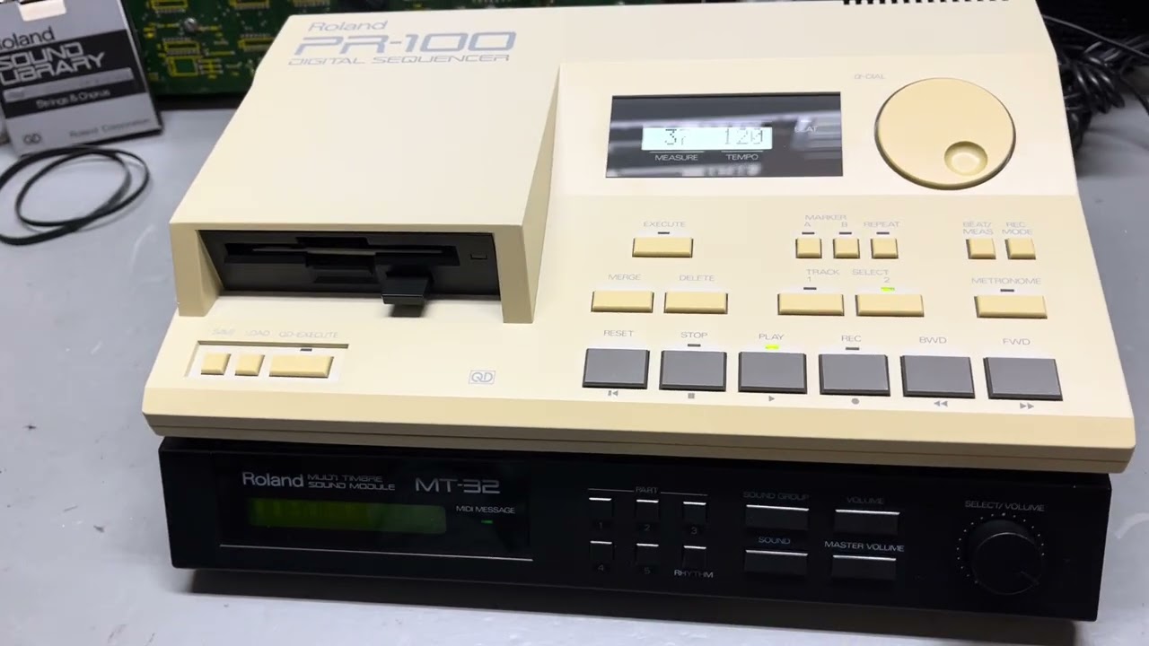 Roland MT-32 with PR-100 Quickdisk playback of Monkey Island