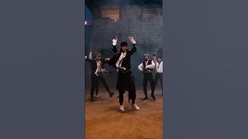 STRAY KIDS THUNDEROUS
