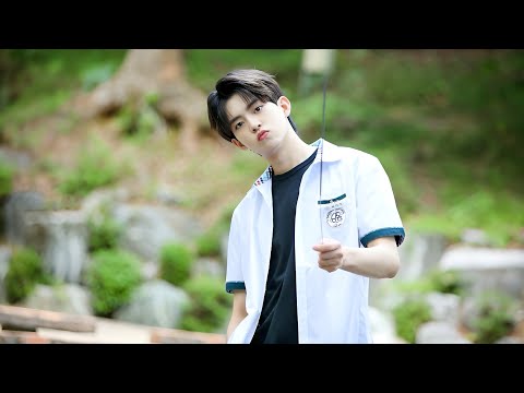 بنت كيوته بتروح مدرسه جديده والكل بيتنمر عليها والصدمه ان اوسم شاب بيقع في حبها وبيحميها ملخص مسلسل